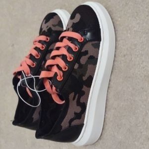 Forever 21 Camo Print Platform Shoes